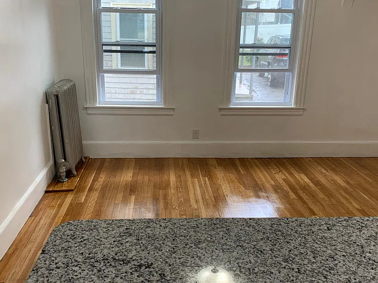 529 Pleasant St #B — Photo 7