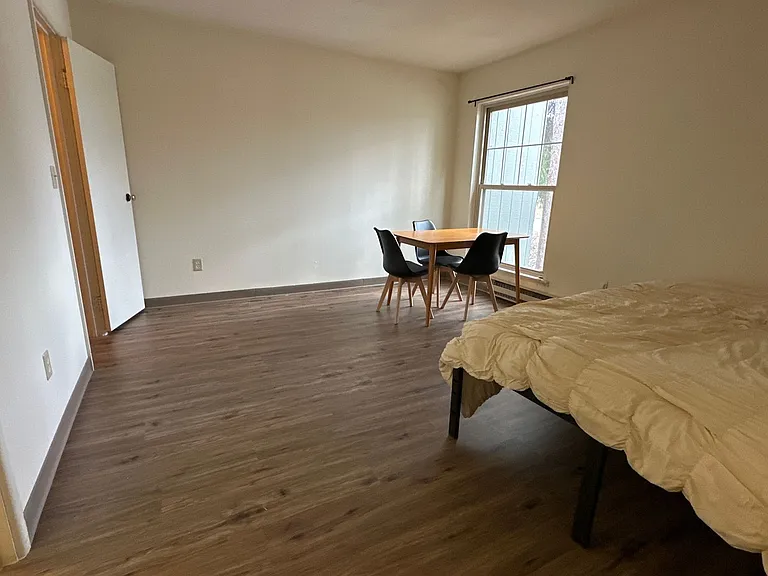 University Park Apartments near Cornell University — Photo 196
