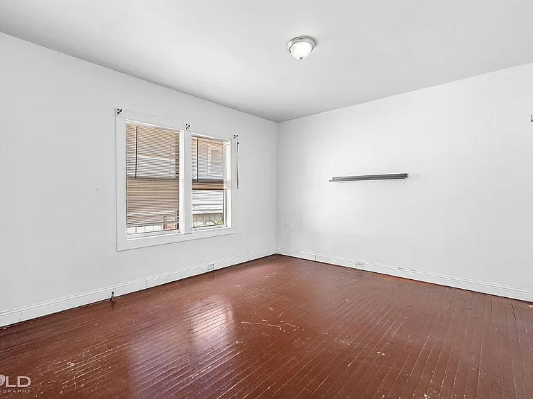 315 Robinson Pl — Photo 5