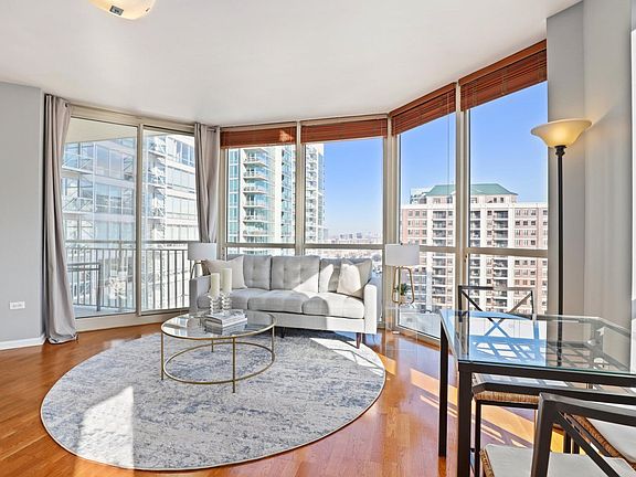 2nd image of 645 N Kingsbury St #9