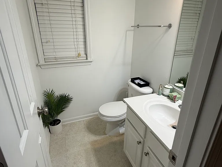612 Friars Head Ct — Photo 17