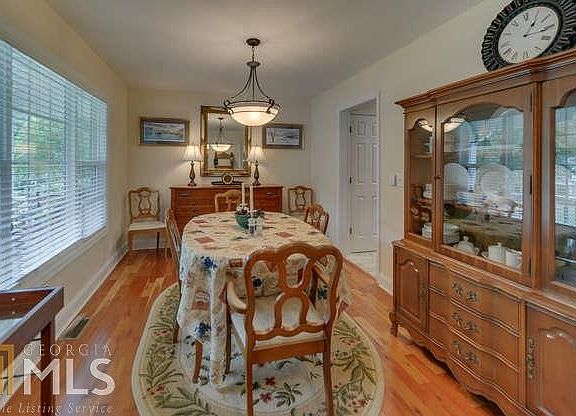 4th image of 162 Sunset Oaks Dr