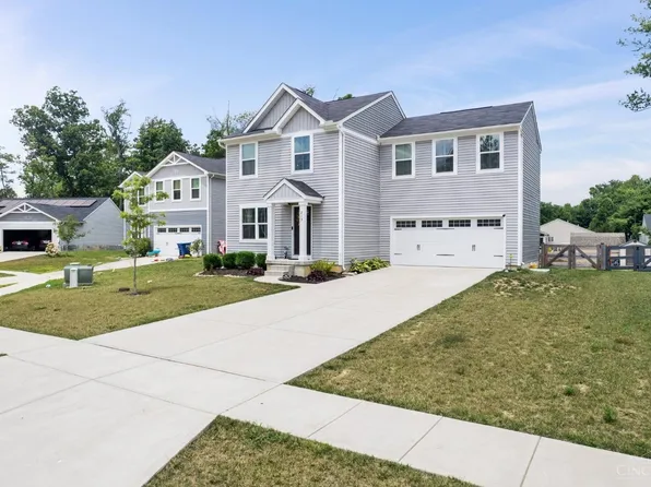 213 Wooded Ridge Dr, Amelia, OH 45102