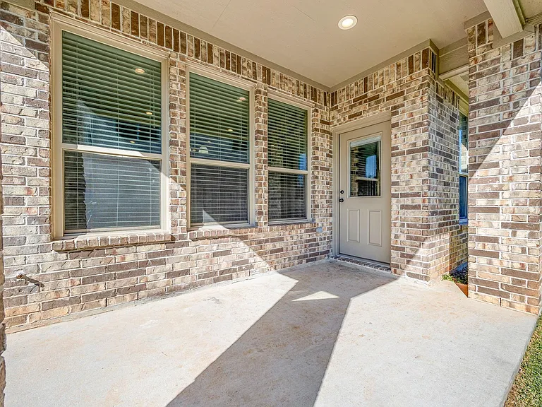 5401 Zephyr Ln — Photo 23