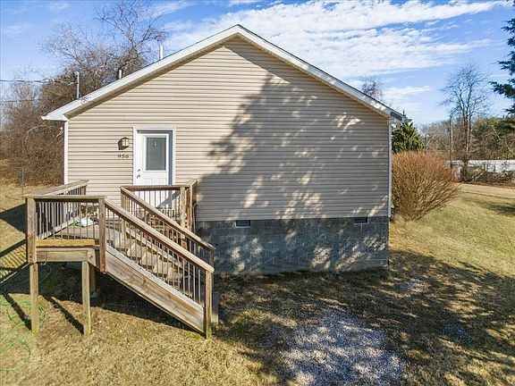 5th image of 956 Council Ln