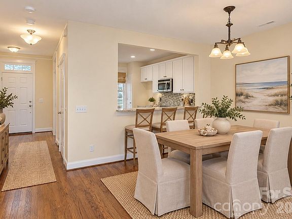 4th image of 1023 White Point Dr
