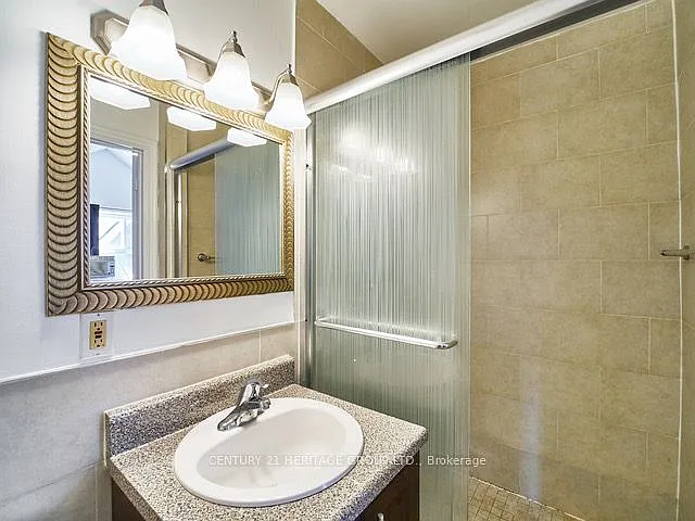 1007 Bathurst St #3 — Photo 25