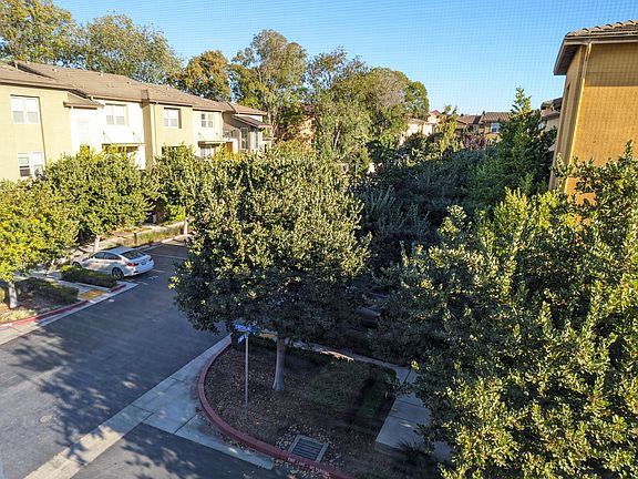 3rd image of 968 E Duane Ave #100