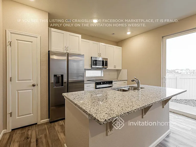 3377 Streamwood Dr — Photo 8