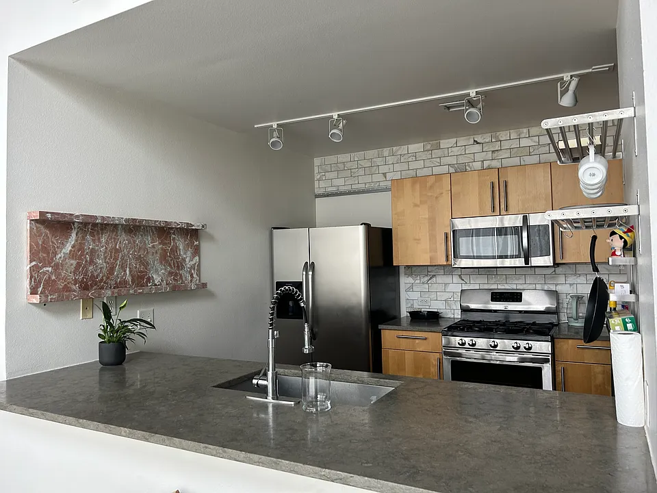 4801 S Congress Ave #J2
