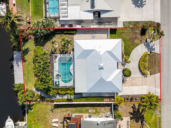 2nd image of 673 SE Calmoso Drive
