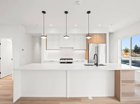 388 Duncan St #26, New Westminster, BC V3M 5G3