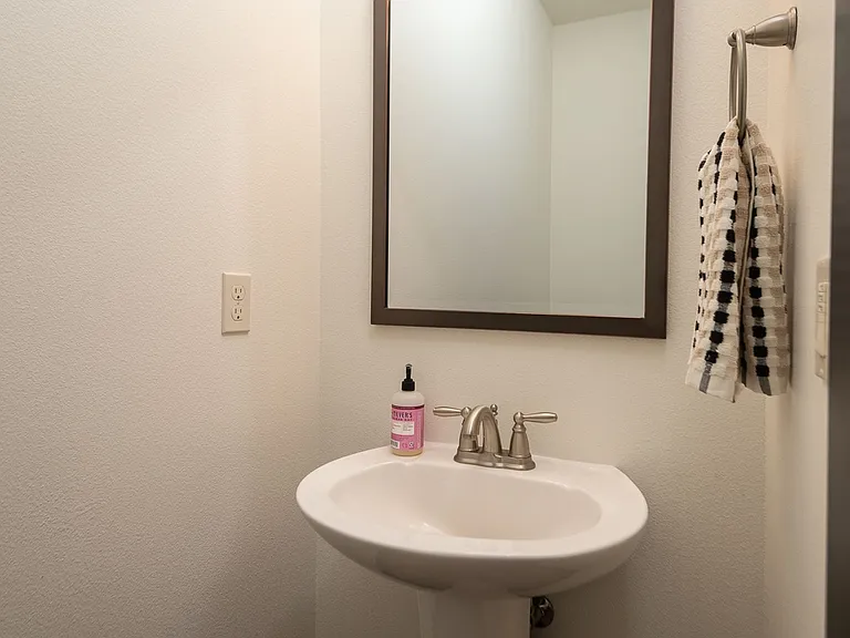 2340 NW Bens Ct — Photo 26