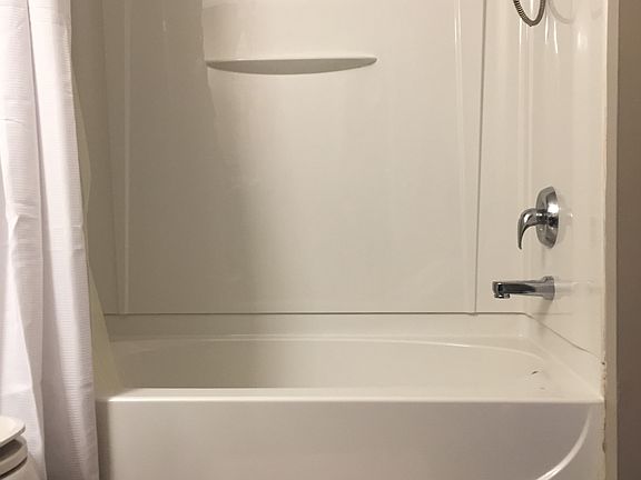 5th image of 4058 Creekside Dr