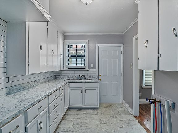 4th image of 3412 Fulton St