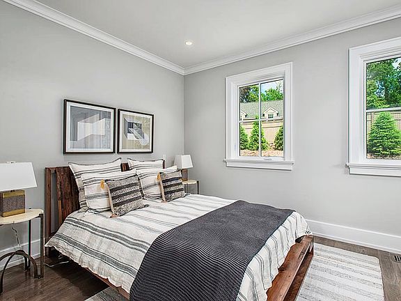 5th image of 4 Morningside Dr N APT 202