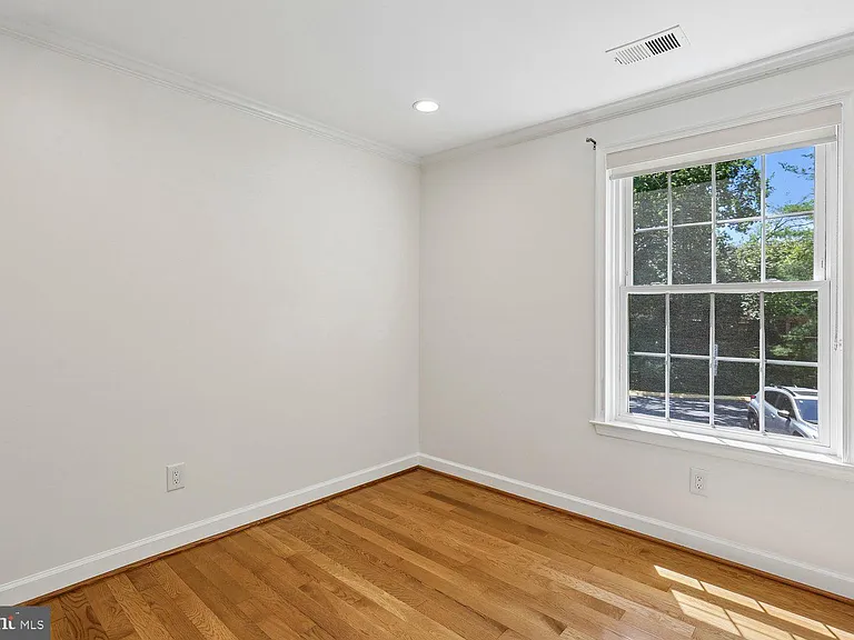 5717 Brewer House Cir #102 — Photo 19