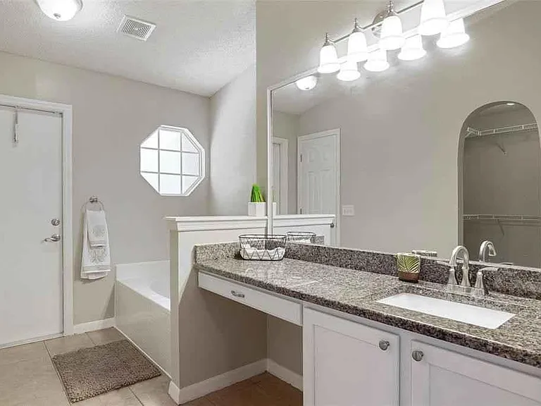 25002 Hyde Park Blvd — Photo 12