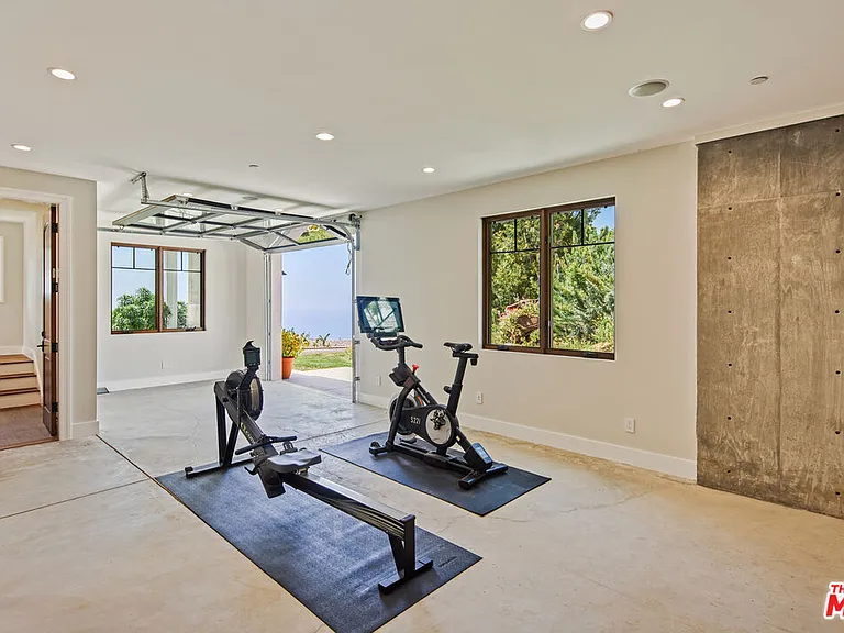 5561 Horizon Dr — Photo 31