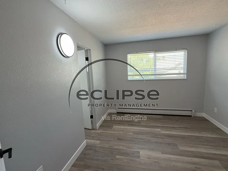 Summit View Apartments — Photo 65