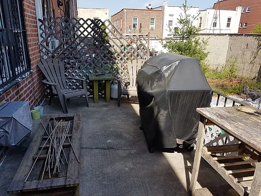 Rented by Aamen Realty | media 8