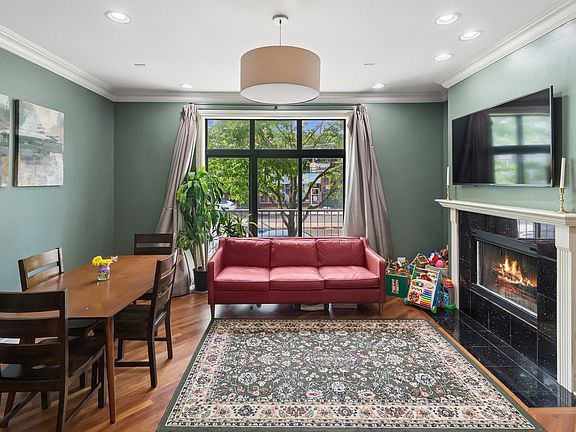 4th image of 3641 N Ashland Ave Unit 1N