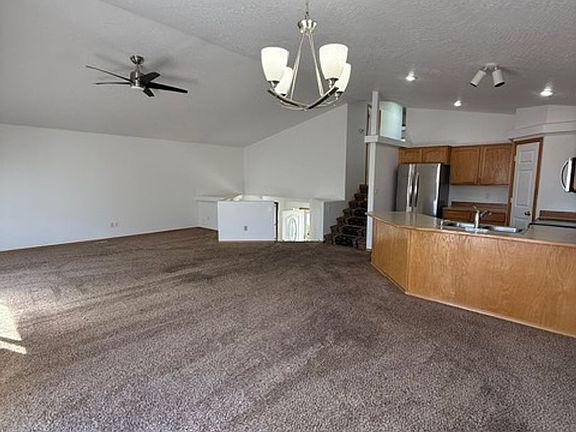 5th image of 3303 Meadow Glen Ln