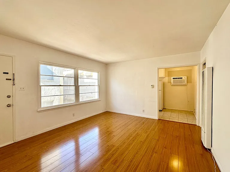 320 S. Rexford Drive — Photo 14