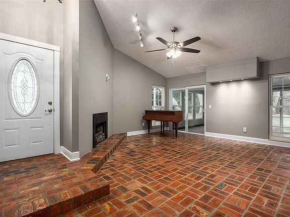 5th image of 9416 Forest Hills Cir