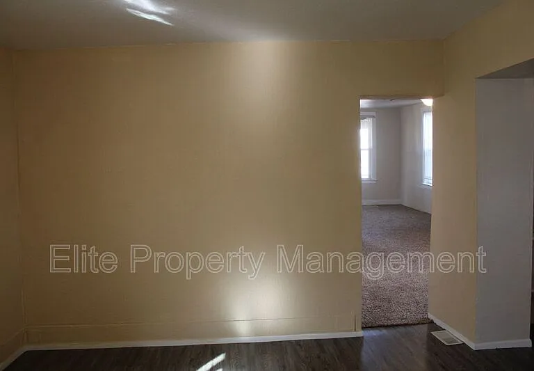 1026 W 13th St — Photo 8