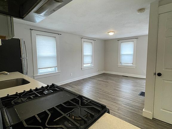 5th image of 27 Pierce Street