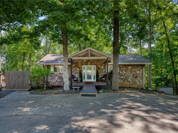 3112 Lake Ranch Dr, Gainesville, GA 30506