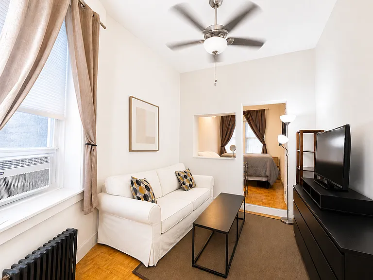 112 Suffolk St #1A — Photo 1