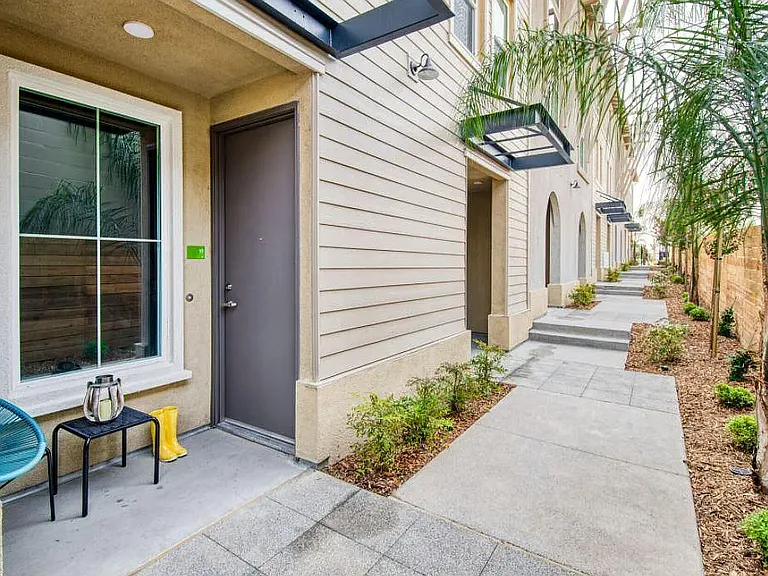 Trio Townhomes — Photo 8