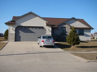 566 Vision Dr, Evansville, WI 53536