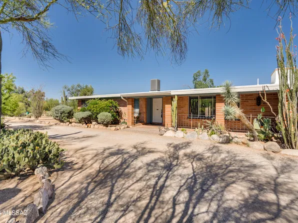 1050 W San Nicolas Cir, Tucson, AZ 85704