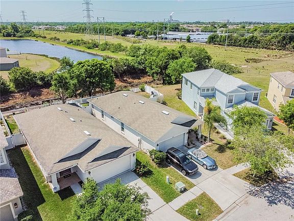 4th image of 7880 Carriage Pointe Dr