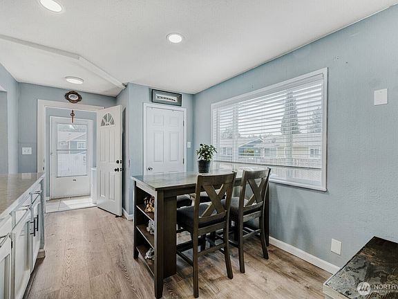 3rd image of 908 9th Street NE