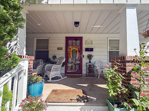 2nd image of 1318 Vina Ave