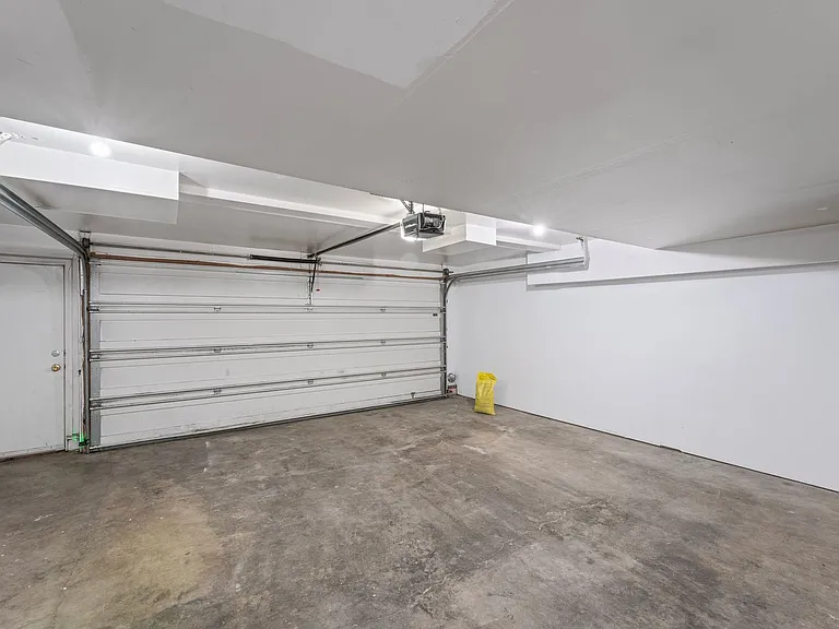 7035 Gold Kings Ave — Photo 13