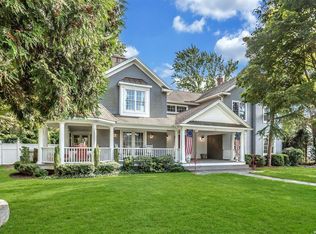 98 Cocks Ln, Locust Valley, NY 11560