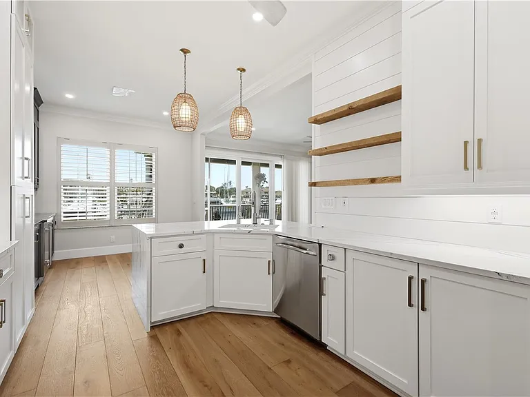 5545 E Harbor Village Dr — Photo 9