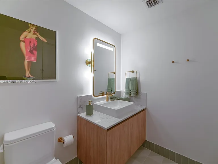 601 NE 1st Ave #4601 — Photo 4