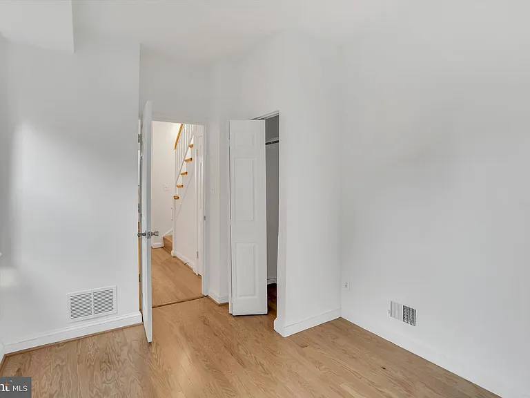 805 S Charles St — Photo 13