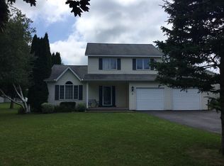 2 Copperfield Dr, Waterford, NY 12188