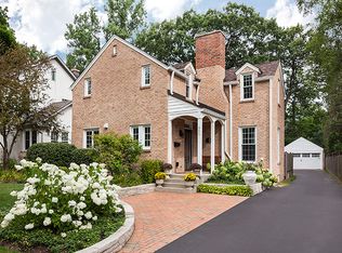 395 Carol Ct, Highland Park, IL 60035