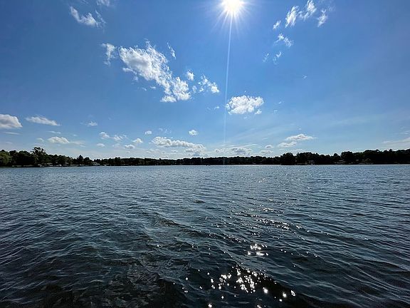 4th image of 7661 Five Lakes Dr