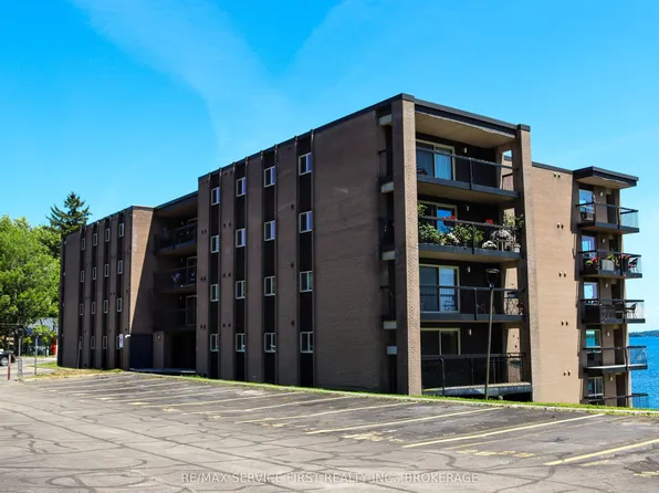 610 William St S #301, Gananoque, ON K7G 3A4