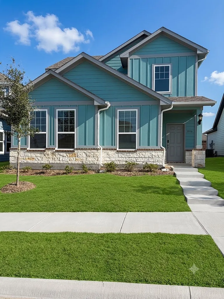 1916 Bluebonnet Ln — Photo 1