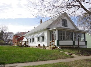 1209 S 12th St, Burlington, IA 52601